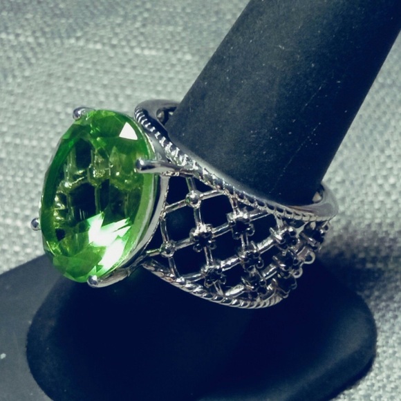 NEW CHARTREUSE QUARTZ THAI BLACK SPINEL RING PLATINUM OVER STERLING SILVER SZ 8 - Picture 2 of 16
